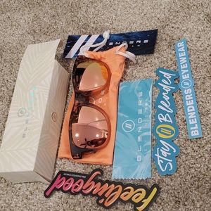 NIB Blenders Eyewear Heart Seeker sunglasses